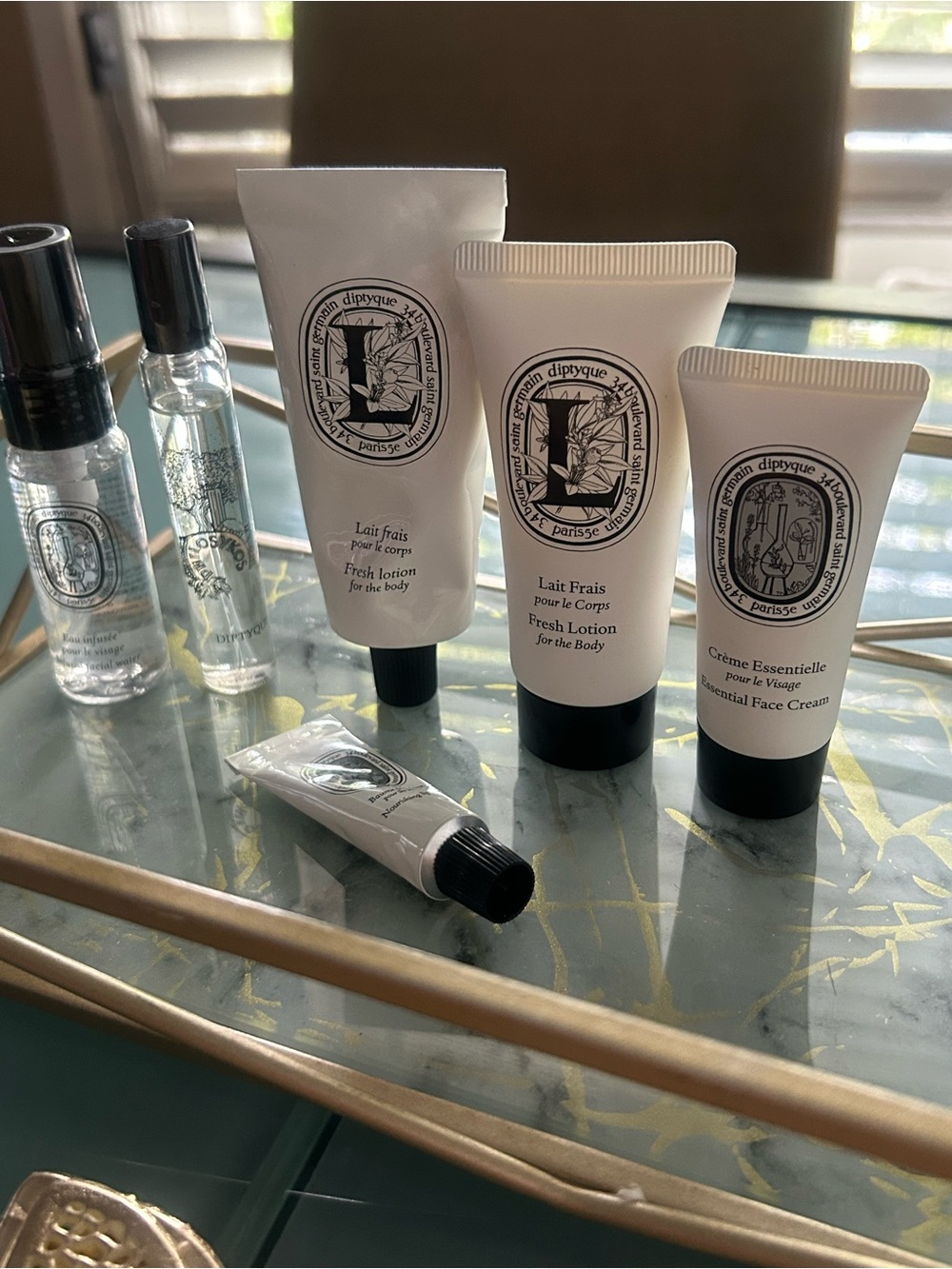 DIPTYQUE / travel size bundle 6 piece set
DoSon perfume spray deluxe size NEW